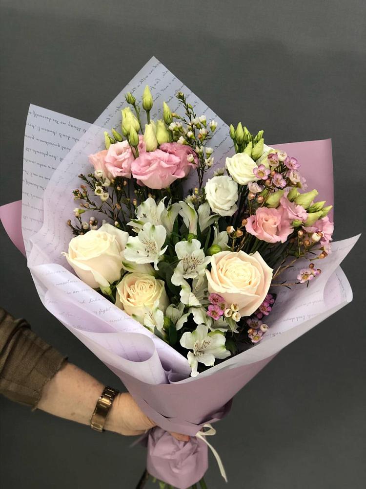 Букет цветов из: Альстромерии, Розы и Лизиантусы в Мисирево