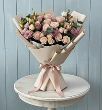 Букет цветов из:  Розы и Лизиантусы в Мисирево