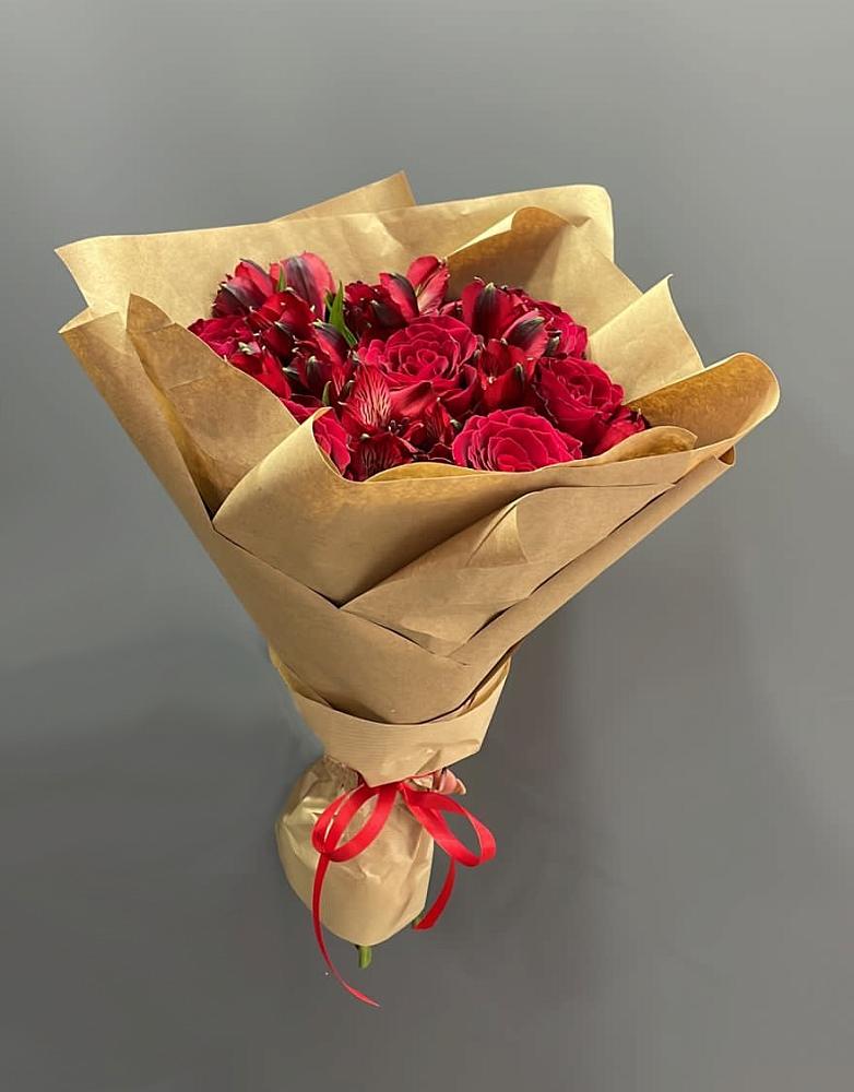 Букет цветов из: Альстромерии и Розы в Мисирево