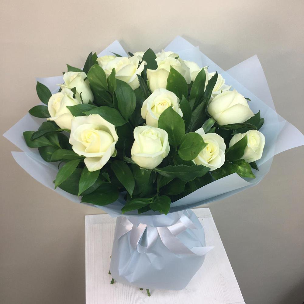 Букет 15 Белых роз Проуд в Мисирево