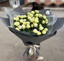 Букет Белые кустовые розы Солинеро в Мисирево