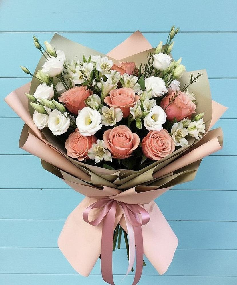 Букет цветов из: Розы, Альстромерии и Лизиантусы в Мисирево