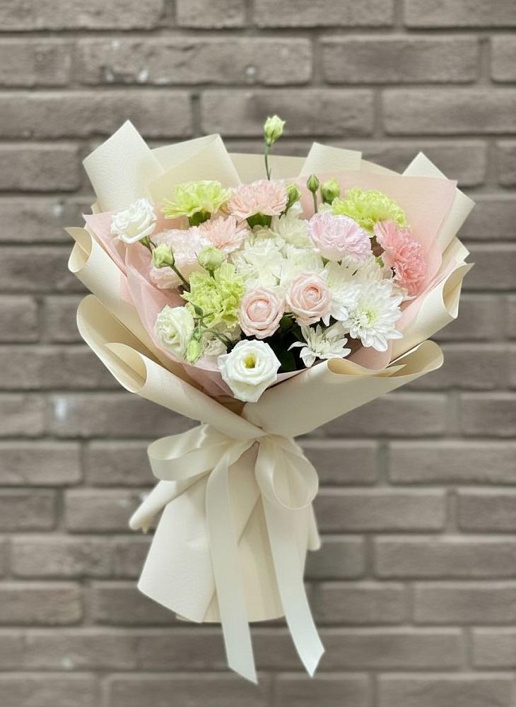 Букет цветов из: Гвоздики, Розы, Лизиантусы и Хризантемы в Мисирево