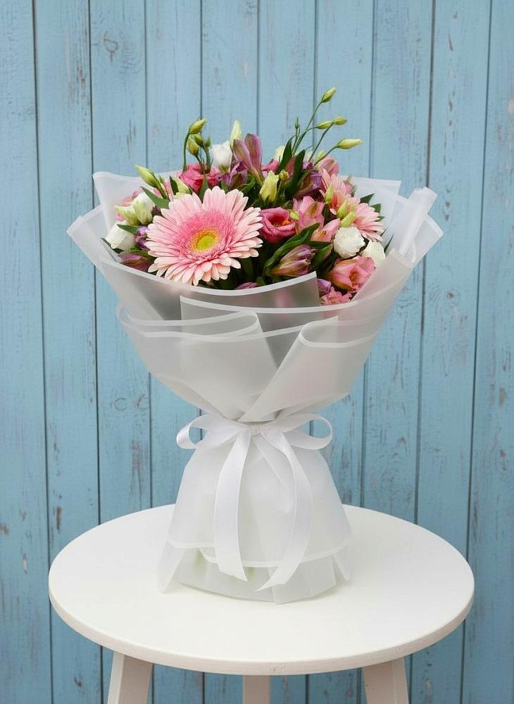 Букет цветов из: Герберы, Альстромерии и Лизиантусы в Мисирево