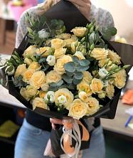 Букет птица счастья в Мисирево Букет цветов из: Розы и Лизиантусы в Мисирево
