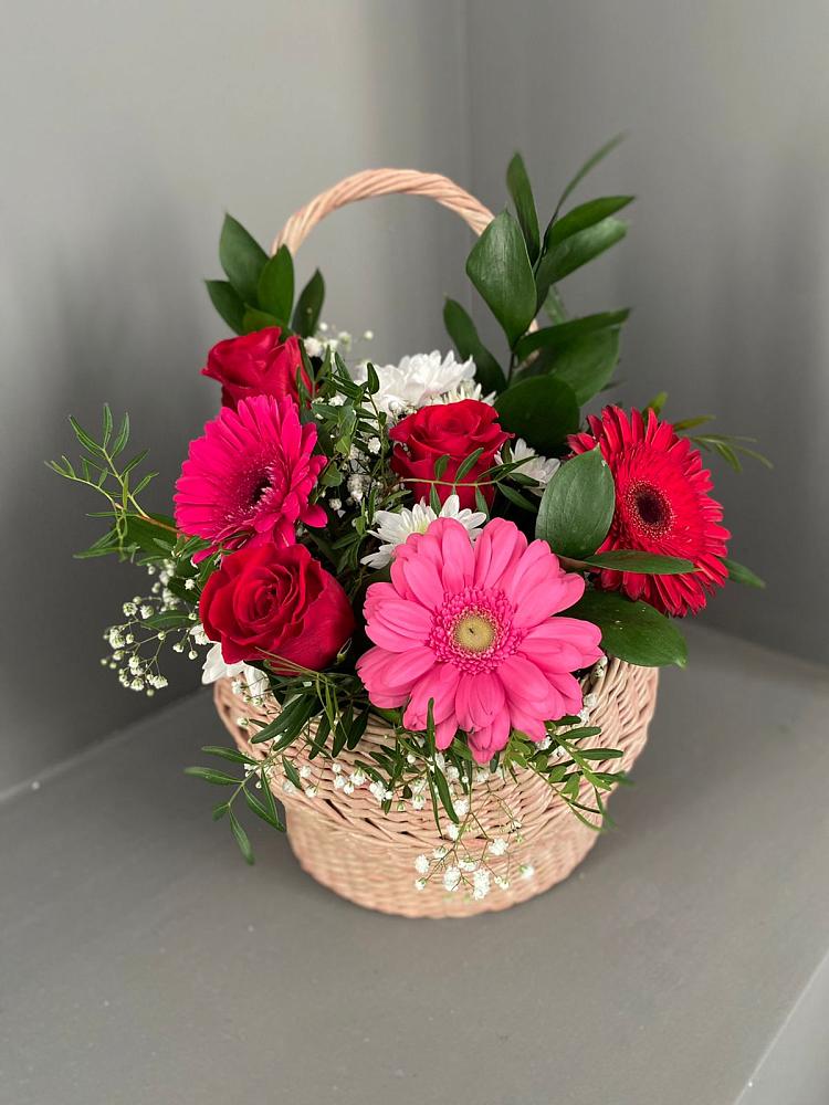 Цветочная композиция из Розы, Хризантемы и Герберы в корзине в Мисирево