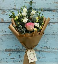 Букет цветов из:  Розы и Лизиантусы в Мисирево