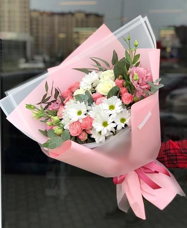 Букет цветов из: Розы, Лизиантусы и Хризантемы в Мисирево