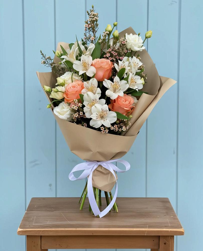 Букет цветов из: Альстромерии, Лизиантусы, Розы и Хризантемы в Мисирево