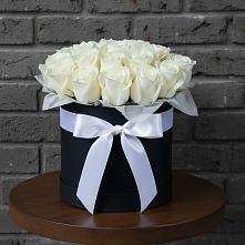 Цветочная композиция из Розы в шляпной коробке в Мисирево